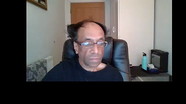 Snapshot of rauncher1 chatting on June 16, 2026, 10:29 am rauncher1 online show from June 16, 2026, 10:29 am