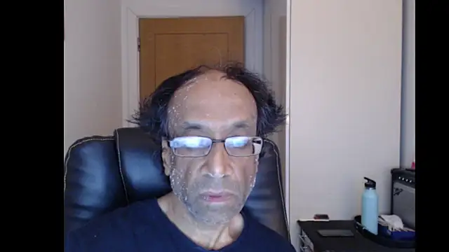 Snapshot of rauncher1 chatting on June 17, 2026, 8:17 am rauncher1 online show from June 17, 2026, 8:17 am