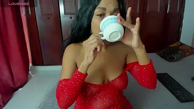 Snapshot of LUISSA_ chatting on July 9, 2026, 11:58 am LUISSA online show from July 9, 2026, 11:58 am