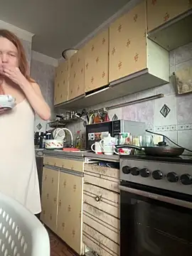 Susanel online show from February 21, 2026, 9:21 am