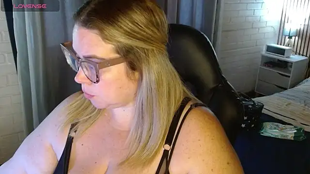 bella savati online show from February 8, 2026, 10:13 pm