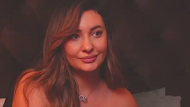 Snapshot of YaaraCollins chatting on January 4, 2025, 7:13 am YaaraCollins online show from January 4, 2025, 7:13 am