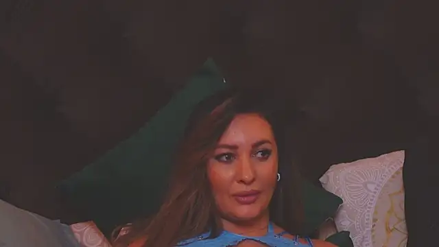 Snapshot of YaaraCollins chatting on January 27, 2025, 9:00 pm YaaraCollins online show from January 27, 2025, 9:00 pm