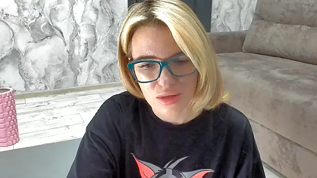 succubus online show from April 28, 2026, 2:11 pm