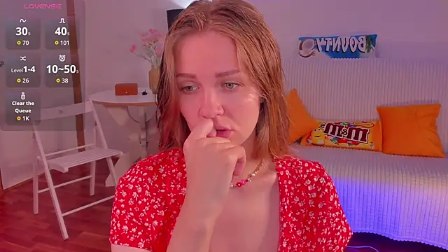 SweetMilkis online show from July 29, 2026, 11:08 am