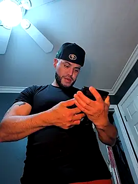 Snapshot of gardy8585 chatting on February 12, 2026, 5:30 pm gardy8585 online show from February 12, 2026, 5:30 pm