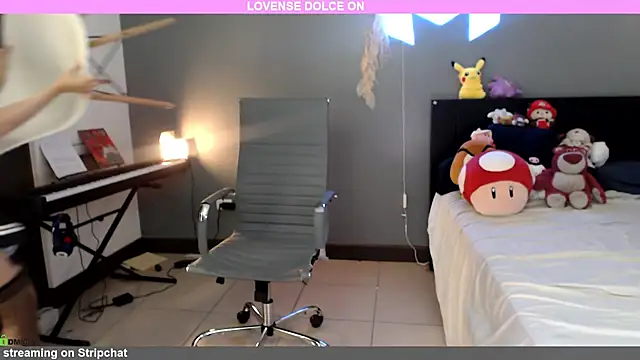 minarocket  online show from December 18, 2025, 4:46 pm