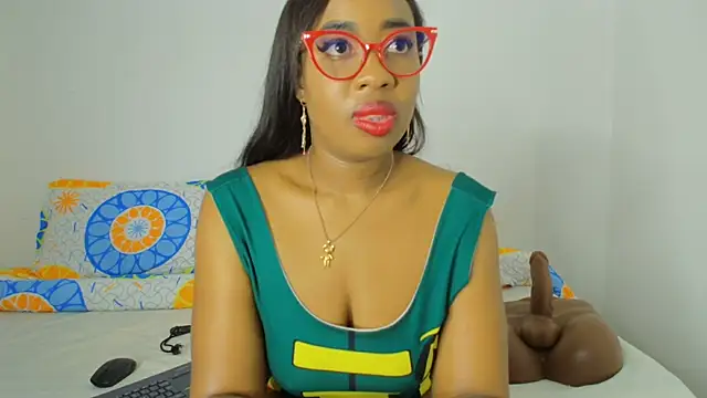 Snapshot of CaseyMoon chatting on May 28, 2026, 10:34 am CaseyMoon online show from May 28, 2026, 10:34 am