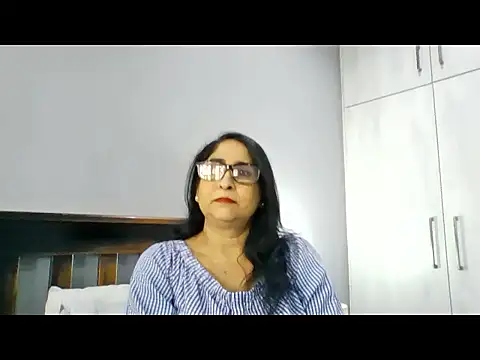 Snapshot of Indiankushy chatting on June 17, 2026, 12:50 pm Indiankushy online show from June 17, 2026, 12:50 pm