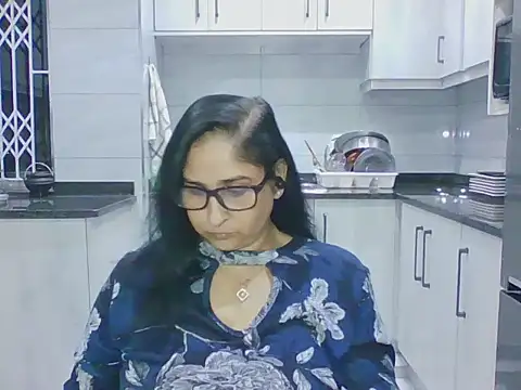 Snapshot of Indiankushy chatting on July 9, 2026, 5:17 pm Indiankushy online show from July 9, 2026, 5:17 pm