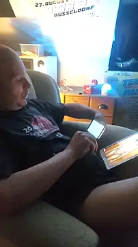 Snapshot of hardcap chatting on November 11, 2025, 9:15 pm hardcap online show from November 11, 2025, 9:15 pm