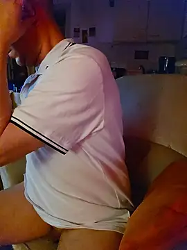 Snapshot of hardcap chatting on November 16, 2025, 8:47 pm hardcap online show from November 16, 2025, 8:47 pm