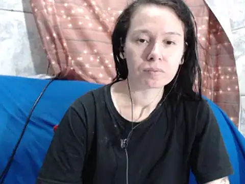 Snapshot of Venusluxodomme chatting on October 12, 2025, 2:49 pm Venusluxodomme online show from October 12, 2025, 2:49 pm