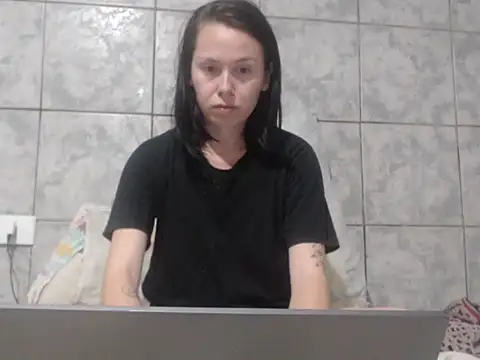 Venusluxodomme online show from December 4, 2025, 3:27 am