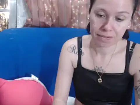 Venusluxodomme online show from April 8, 2026, 8:31 pm