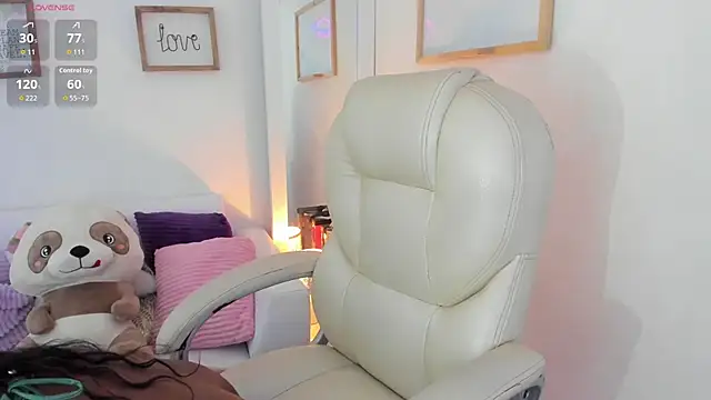 Snapshot of zobe_love chatting on June 26, 2026, 4:55 pm zobe love online show from June 26, 2026, 4:55 pm