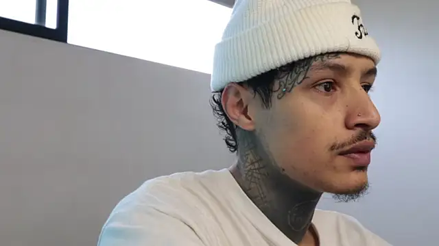 Snapshot of trieone chatting on December 19, 2024, 10:21 pm trieone online show from December 19, 2024, 10:21 pm