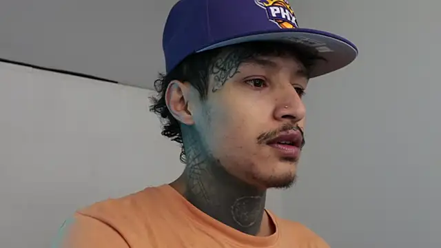 Snapshot of trieone chatting on February 15, 2025, 4:36 am trieone online show from February 15, 2025, 4:36 am