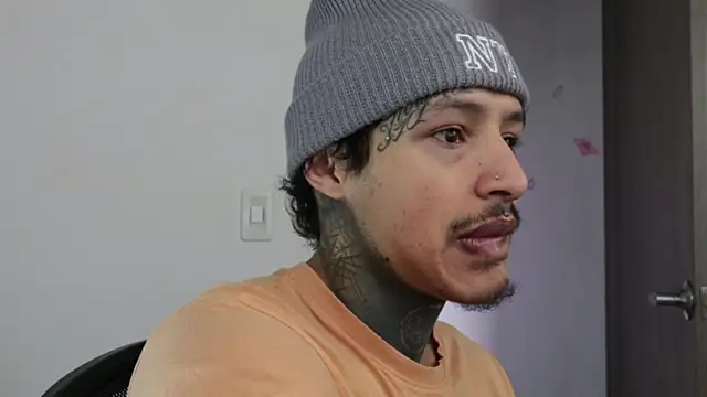 Snapshot of trieone chatting on September 15, 2025, 2:39 pm trieone online show from September 15, 2025, 2:39 pm