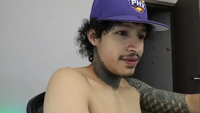 trieone online show from February 11, 2026, 1:21 am