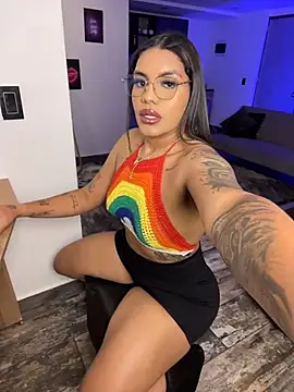 Victoria14  online show from November 16, 2025, 2:39 am