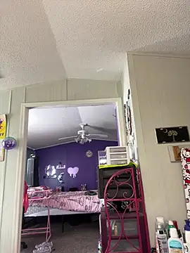 Snapshot of lolabunny9 chatting on February 5, 2025, 3:31 pm lolabunny9 online show from February 5, 2025, 3:31 pm