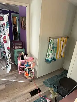 lolabunny9 online show from January 11, 2026, 4:01 pm