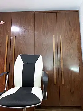 bunny bicht online show from October 13, 2025, 12:16 pm