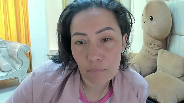 Snapshot of gaby_trent chatting on January 7, 2025, 1:57 pm gaby trent online show from January 7, 2025, 1:57 pm