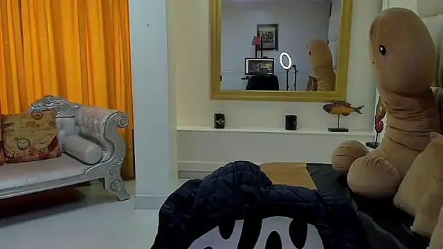 Snapshot of gaby_trent chatting on January 22, 2025, 2:24 pm gaby trent online show from January 22, 2025, 2:24 pm