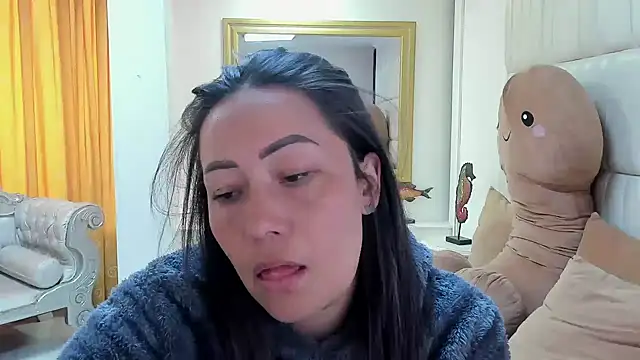 Snapshot of gaby_trent chatting on February 3, 2025, 1:51 pm gaby trent online show from February 3, 2025, 1:51 pm