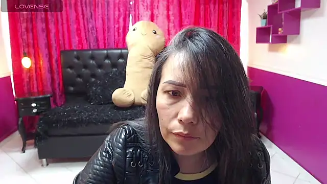 Snapshot of gaby_trent chatting on February 14, 2025, 2:23 pm gaby trent online show from February 14, 2025, 2:23 pm