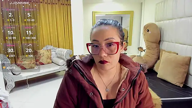 Snapshot of gaby_trent chatting on February 27, 2025, 9:14 pm gaby trent online show from February 27, 2025, 9:14 pm