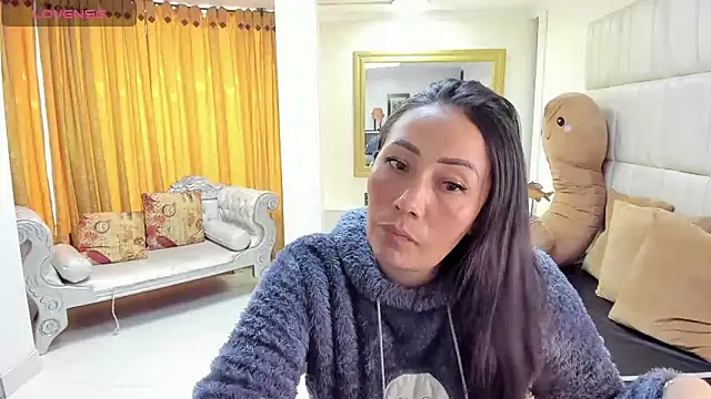 Snapshot of gaby_trent chatting on February 28, 2025, 3:37 pm gaby trent online show from February 28, 2025, 3:37 pm