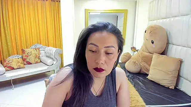 Snapshot of gaby_trent chatting on March 3, 2025, 4:56 pm gaby trent online show from March 3, 2025, 4:56 pm