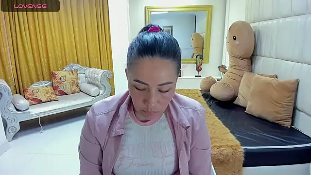 Snapshot of gaby_trent chatting on March 5, 2025, 6:56 pm gaby trent online show from March 5, 2025, 6:56 pm