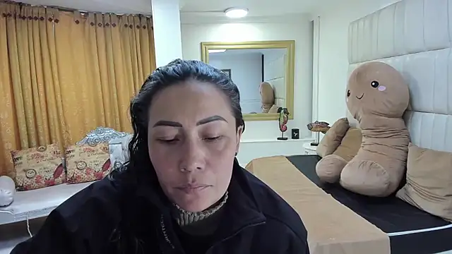 Snapshot of gaby_trent chatting on September 18, 2025, 1:24 pm gaby trent online show from September 18, 2025, 1:24 pm