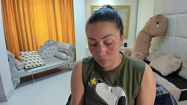 Snapshot of gaby_trent chatting on November 18, 2025, 2:54 pm gaby trent online show from November 18, 2025, 2:54 pm