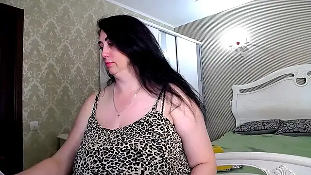 Evelyn Shy online show from May 29, 2026, 8:45 am