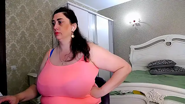 Evelyn Shy online show from July 29, 2026, 8:12 am