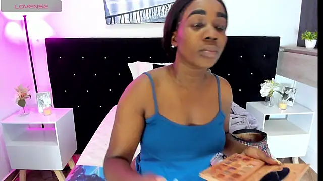 cristaaalclocks1 online show from July 20, 2026, 1:02 pm