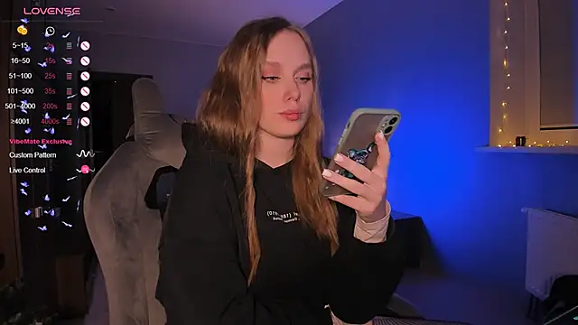 Snapshot of Rachel_Ro chatting on December 5, 2024, 2:42 am Rachel Ro online show from December 5, 2024, 2:42 am