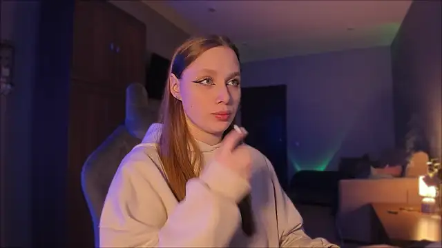 Snapshot of Rachel_Ro chatting on December 20, 2024, 12:30 am Rachel Ro online show from December 20, 2024, 12:30 am