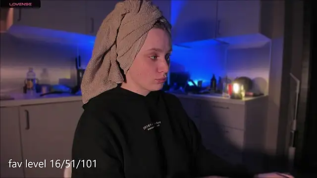 Snapshot of Rachel_Ro chatting on September 28, 2025, 1:44 am Rachel Ro online show from September 28, 2025, 1:44 am