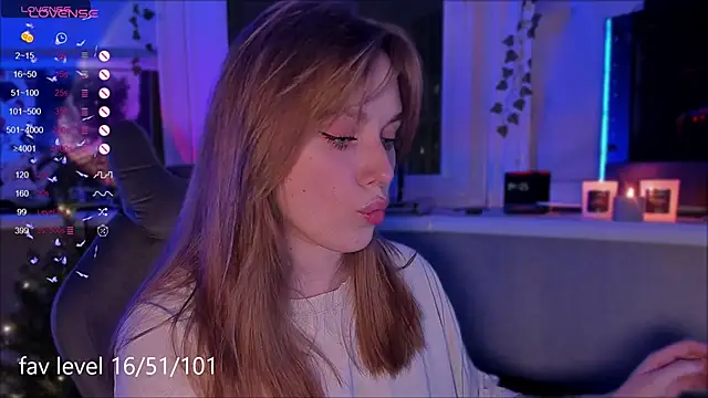 Snapshot of Rachel_Ro chatting on December 15, 2025, 5:50 pm Rachel Ro online show from December 15, 2025, 5:50 pm