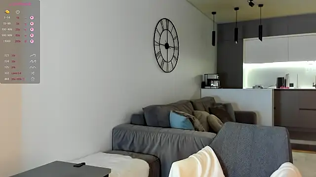 Snapshot of Juicy_Bella chatting on September 13, 2025, 2:50 pm Juicy Bella online show from September 13, 2025, 2:50 pm