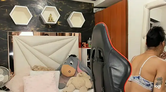 Snapshot of ximena_slut_21 chatting on December 18, 2024, 2:32 am ximena slut 21 online show from December 18, 2024, 2:32 am