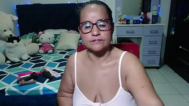 pervert mommy  online show from December 19, 2025, 9:49 am