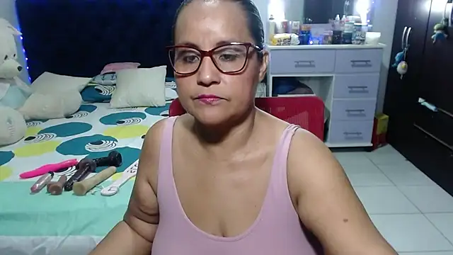 pervert mommy  online show from March 3, 2026, 11:27 am