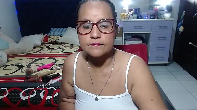pervert mommy  online show from April 30, 2026, 9:37 am